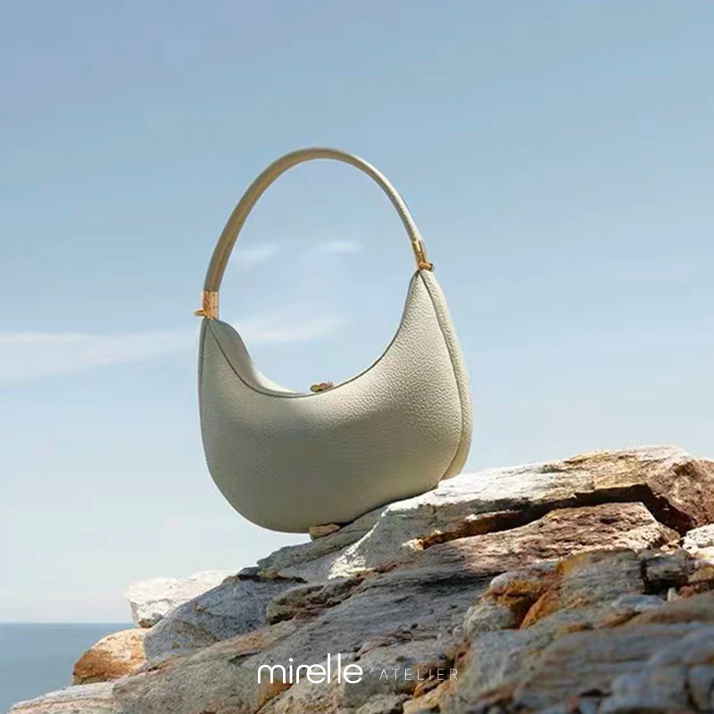 Élise – Underarm Travel Leather Bag