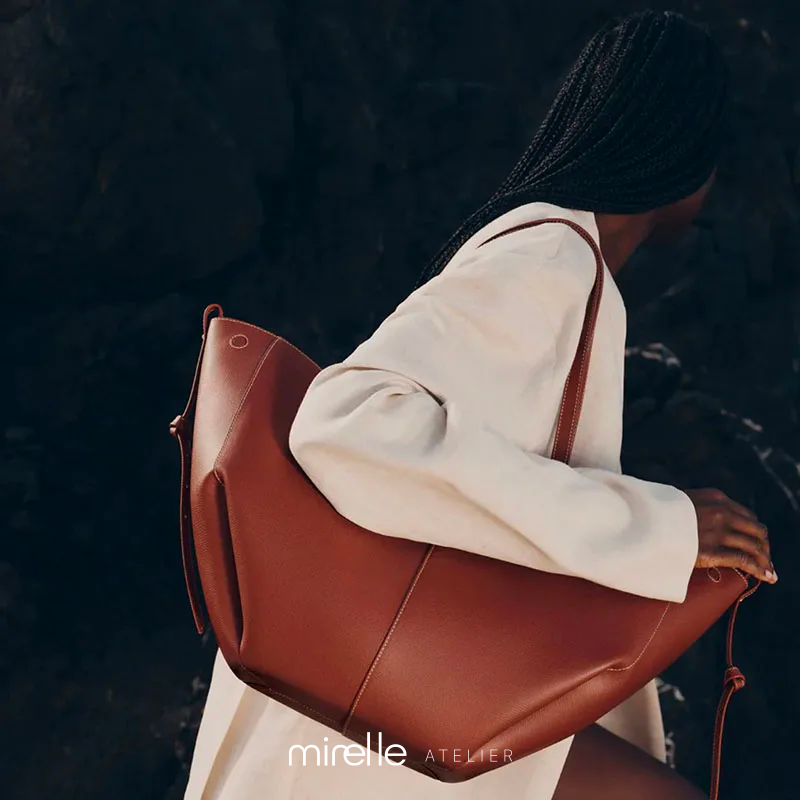 Isadora – Luxurious Bucket Tote