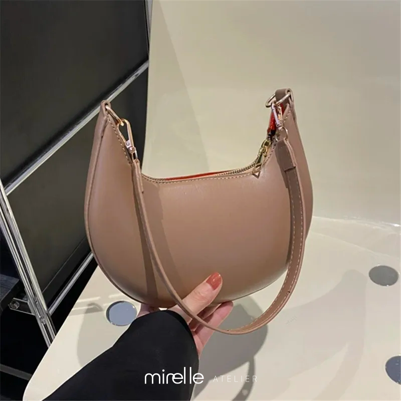 Vivianne – Moon Luxe Shoulder Bag